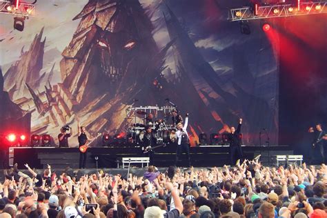 what bands are similar to disturbed